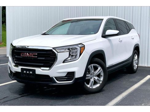 Used 2024 GMC Terrain SLE AWD/4WD image 1