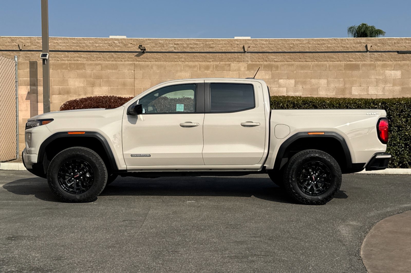 Certified 2026 GMC Canyon Elevation w/ Technology Package AWD/4WD image 7