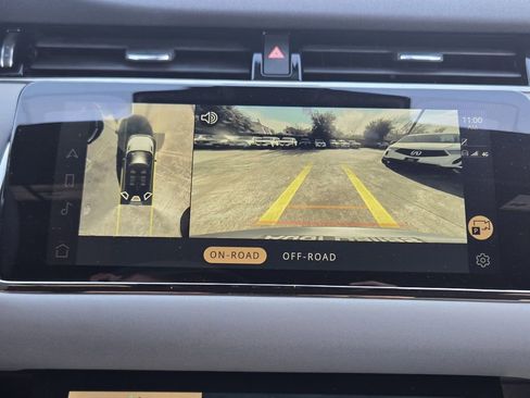 Used 2021 Land Rover Range Rover Evoque R-Dynamic SE image 20