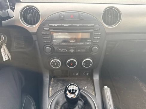 Used 2011 MAZDA MX-5 Miata Grand Touring w/ Premium Pkg RWD image 13