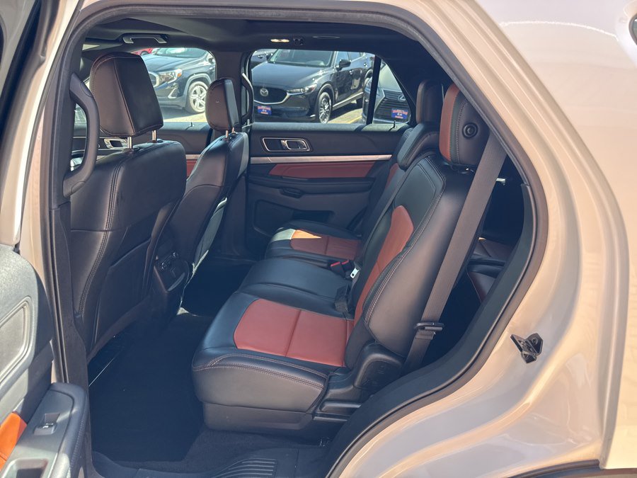 Used 2019 Ford Explorer XLT w/ Equipment Group 202A AWD/4WD image 19