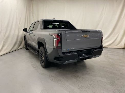 New 2025 Chevrolet Silverado EV LT image 5