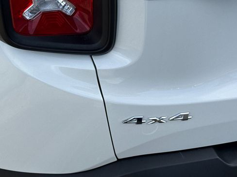 Used 2022 Jeep Renegade Latitude image 26