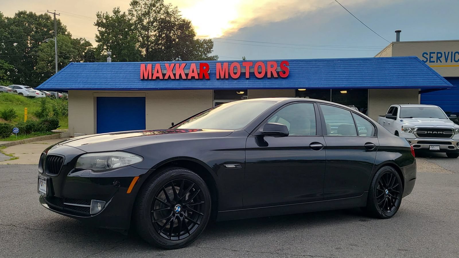 Used 2011 BMW 535i xDrive Sedan AWD/4WD image 3
