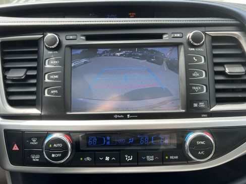 Used 2015 Toyota Highlander XLE AWD/4WD image 19