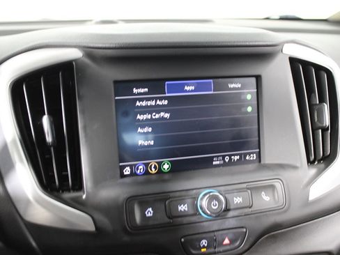 Used 2023 GMC Terrain SLE w/ Driver Convenience Package image 16