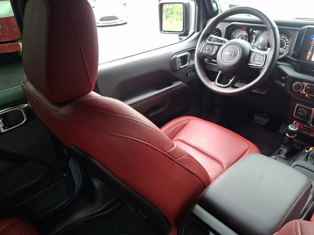 Used 2024 Jeep Wrangler Unlimited Rubicon 392 AWD/4WD image 17