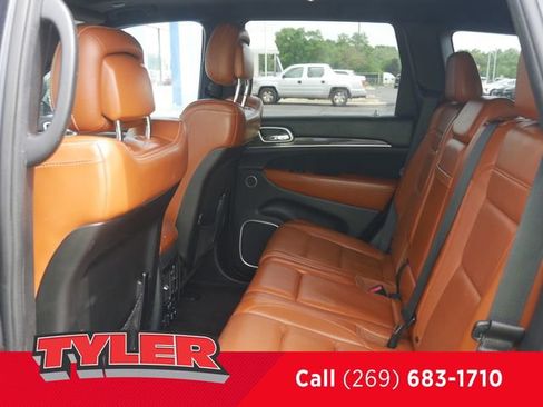 Used 2016 Jeep Grand Cherokee SRT AWD/4WD image 41