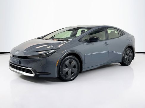 Used 2026 Toyota Prius Plug-In Hybrid image 1