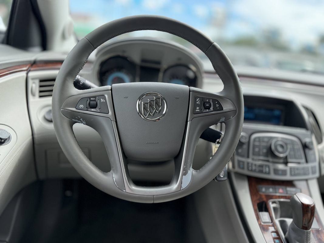 Used 2010 Buick LaCrosse CXL FWD image 19