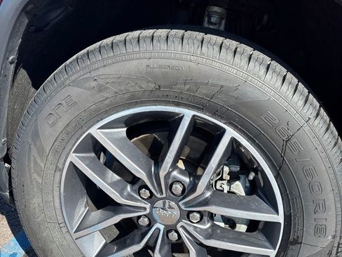 Used 2017 Jeep Grand Cherokee Limited AWD/4WD image 9