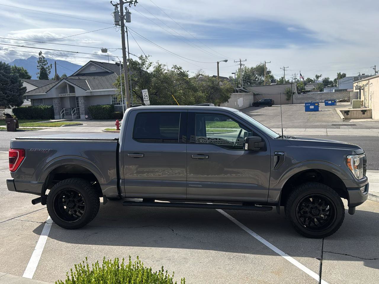 Used 2022 Ford F150 XLT w/ Equipment Group 302A High AWD/4WD image 4