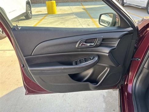 Used 2015 Chevrolet Malibu LT w/ Power Convenience Package image 19