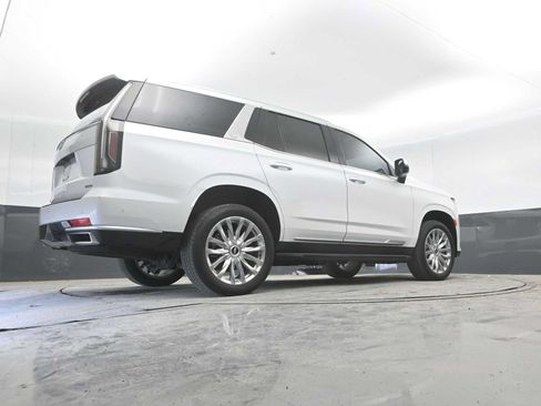 Used 2024 Cadillac Escalade Premium Luxury AWD/4WD image 34