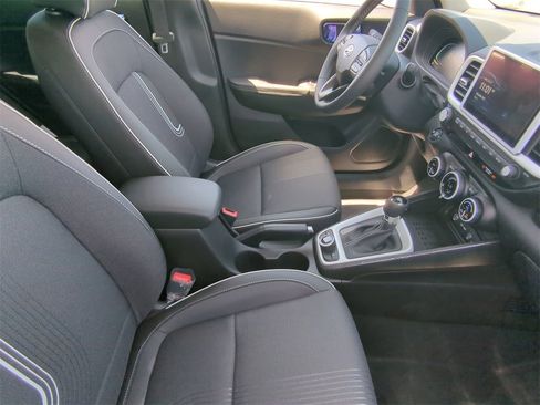New 2025 Hyundai Venue Limited image 11