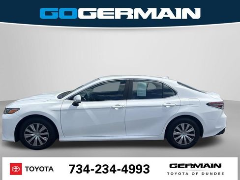 Used 2022 Toyota Camry LE FWD image 11