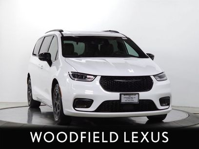 Used 2024 Chrysler Pacifica Premium