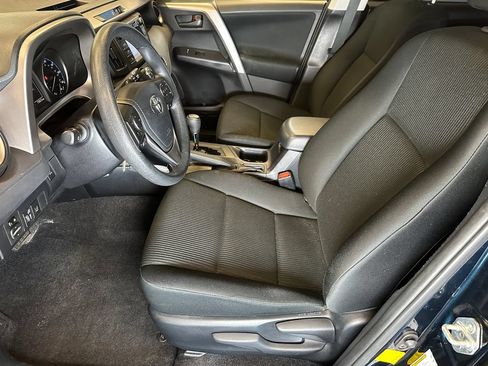 Used 2018 Toyota RAV4 LE w/ All Weather Liner Package AWD/4WD image 20
