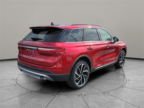 New 2026 Lincoln Corsair Reserve image 9