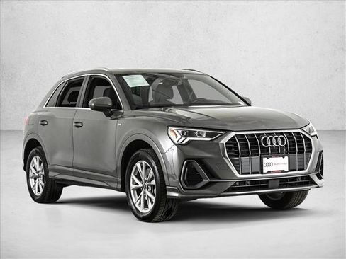 Used 2022 Audi Q3 2.0T Premium Plus image 3
