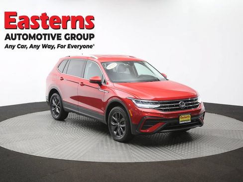 Used 2023 Volkswagen Tiguan SE AWD/4WD image 47