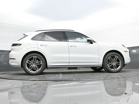 New 2025 Porsche Cayenne image 42