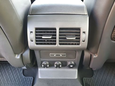 Used 2020 Jaguar F-PACE Checkered Flag image 21