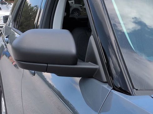 New 2025 Ford Explorer Active image 11