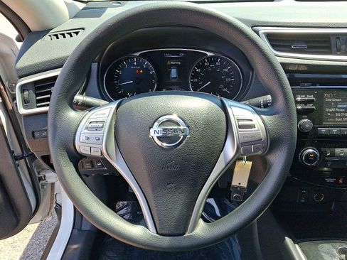 Used 2016 Nissan Rogue S AWD/4WD image 19
