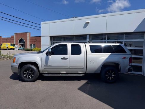 Used 2010 GMC Sierra 1500 SLE w/ Power Pack Plus AWD/4WD image 2