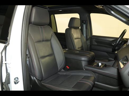 Used 2024 Chevrolet Suburban RST w/ Luxury Package image 35