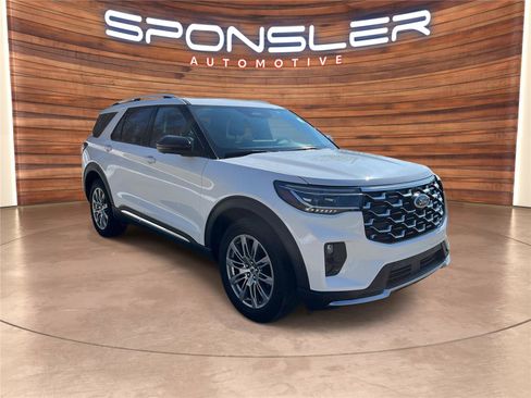 Used 2025 Ford Explorer Platinum image 9