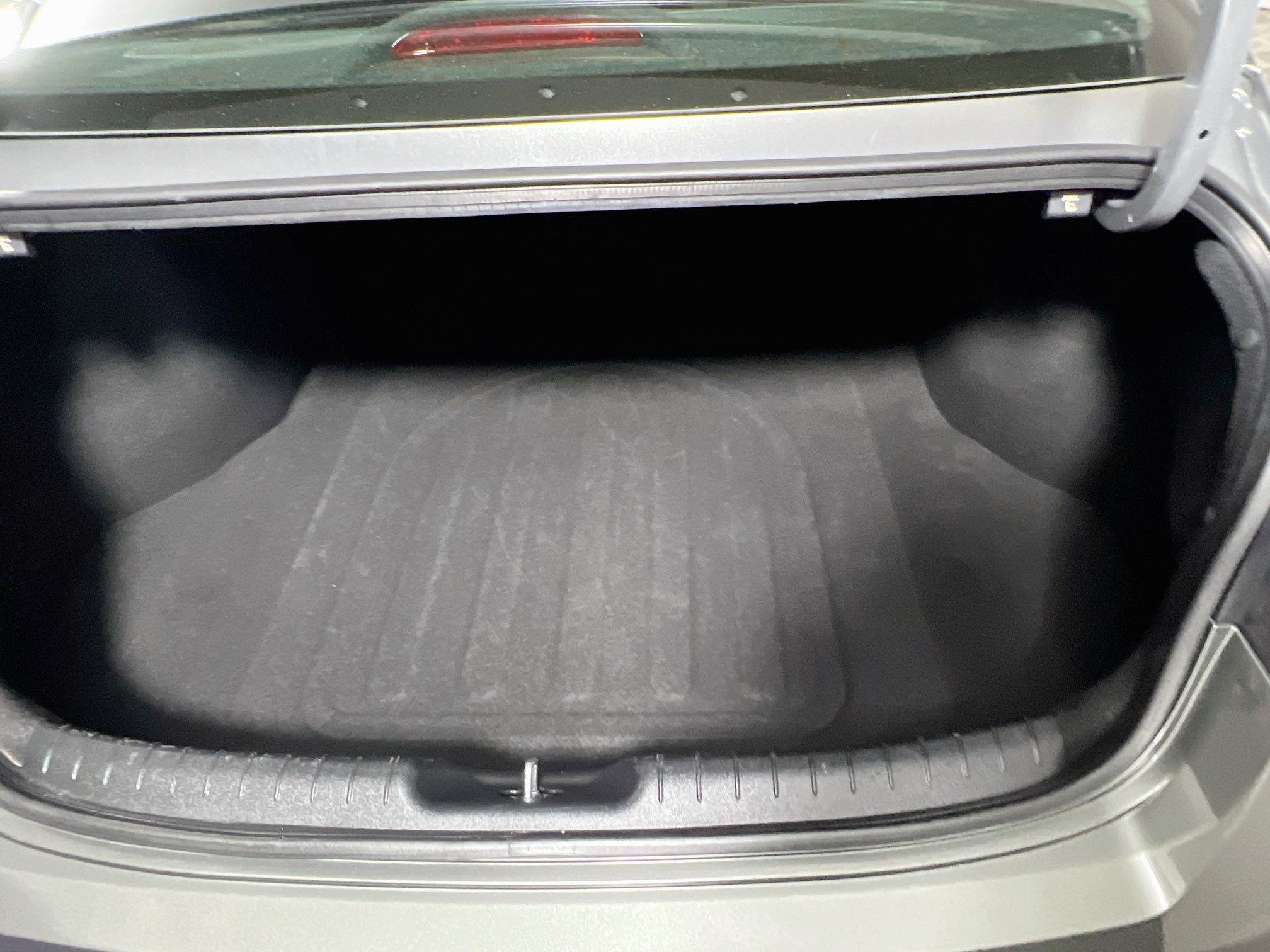 Used 2025 Hyundai Elantra Limited FWD image 34