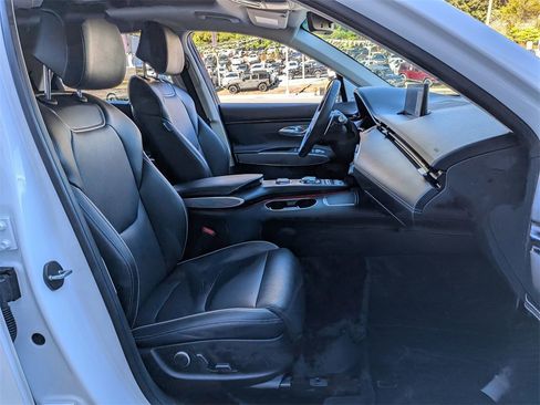 Used 2022 Genesis GV70 2.5T w/ Advanced Package image 31