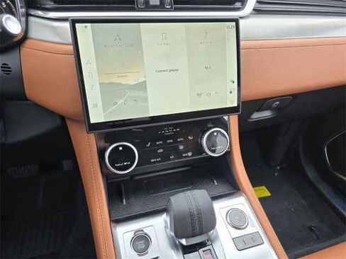 New 2026 Jaguar F-PACE R-Dynamic S image 30