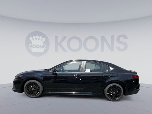 New 2026 Toyota Camry SE image 2