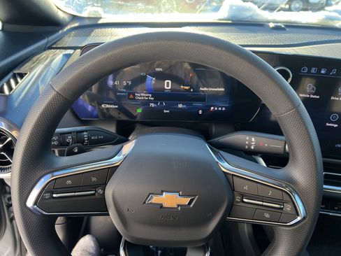 New 2026 Chevrolet Equinox EV LT image 6