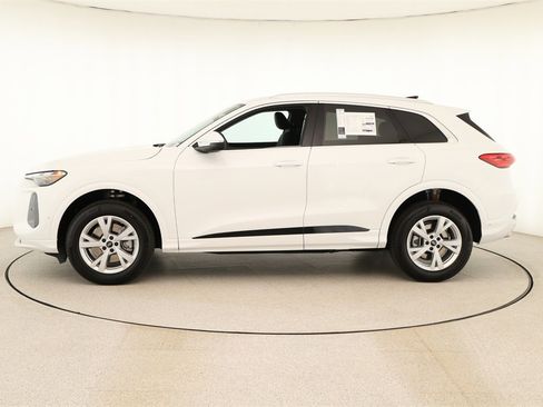 New 2025 Audi Q5 Premium image 2