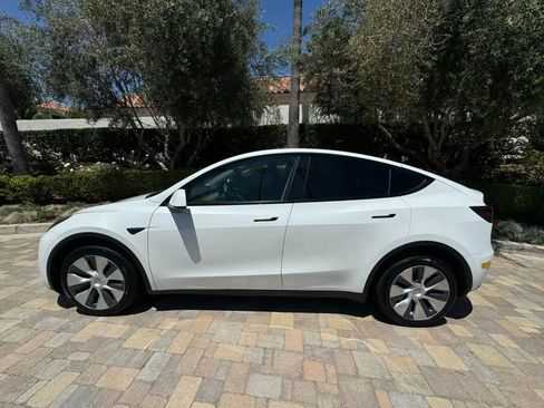 Used 2021 Tesla Model Y Long Range AWD/4WD image 5