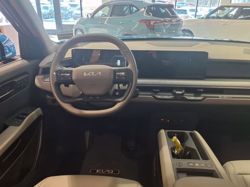 New 2026 Kia EV9 Wind image 9