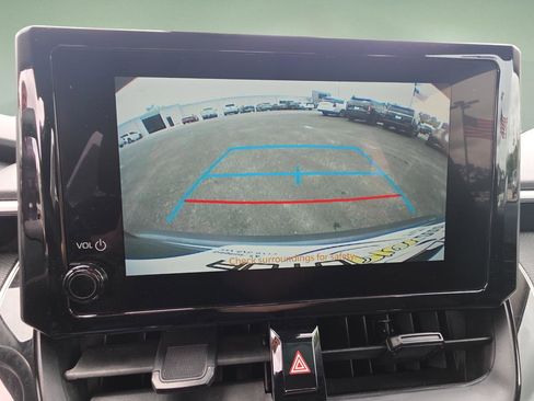 Used 2025 Toyota Corolla LE FWD image 22