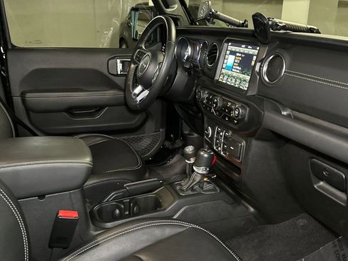 Used 2023 Jeep Wrangler Unlimited Sahara w/ Cold Weather Group image 10