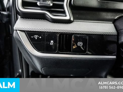 Used 2025 Kia Sportage LX FWD image 30