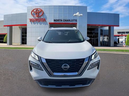 Used 2022 Nissan Rogue SL w/ SL Premium Package FWD image 3
