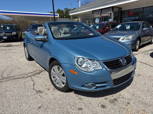 Used 2010 Volkswagen Eos Komfort image 2