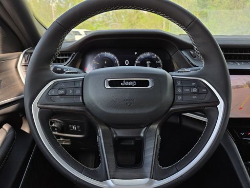 New 2026 Jeep Grand Cherokee Limited RWD image 21