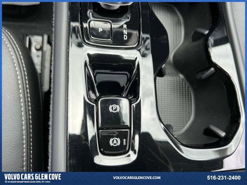 Certified 2024 Volvo XC40 B5 Plus w/ Protection Package Premier image 33