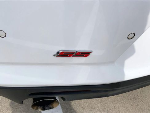 Used 2019 Chevrolet Camaro SS RWD image 9