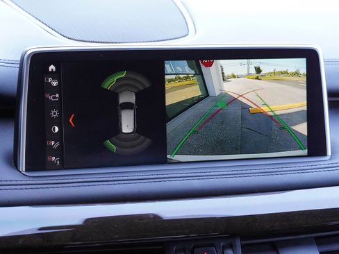 Used 2018 BMW X5 xDrive50i w/ Executive Package AWD/4WD image 26