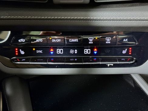 Used 2023 Buick Envision Essence w/ Sport Touring Package image 16